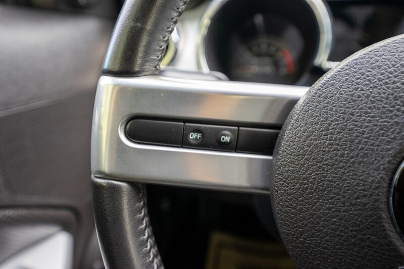 2005 Ford Mustang GT Deluxe - Photo 29 - Sarasota, FL 34243