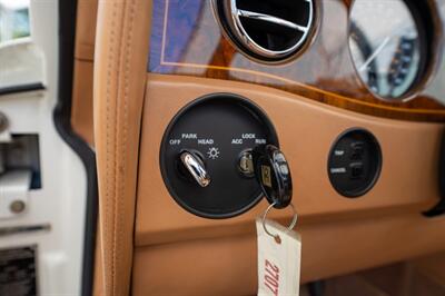 1994 Rolls-Royce Corniche IV   - Photo 58 - Sarasota, FL 34243