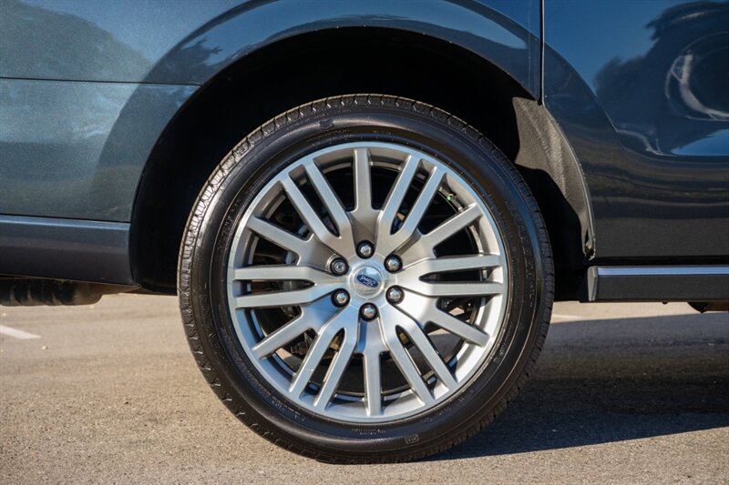 2024 Ford Expedition MAX Platinum - Photo 19 - Sarasota, FL 34243