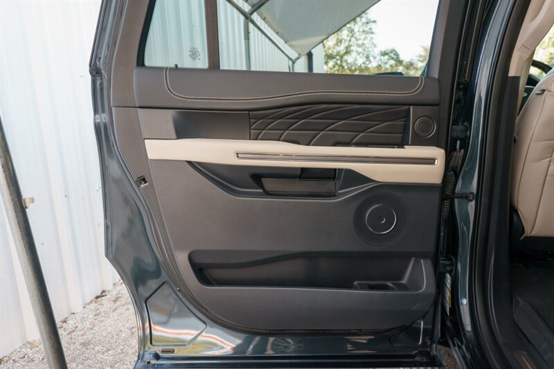2024 Ford Expedition MAX Platinum - Photo 26 - Sarasota, FL 34243