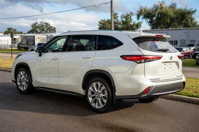 2022 Toyota Highlander Limited   - Photo 7 - Sarasota, FL 34243