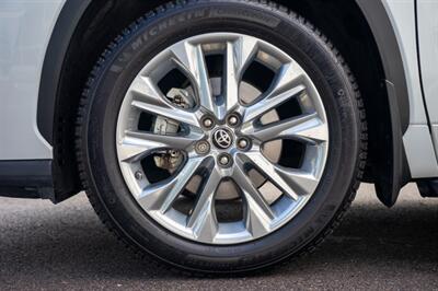 2022 Toyota Highlander Limited   - Photo 20 - Sarasota, FL 34243