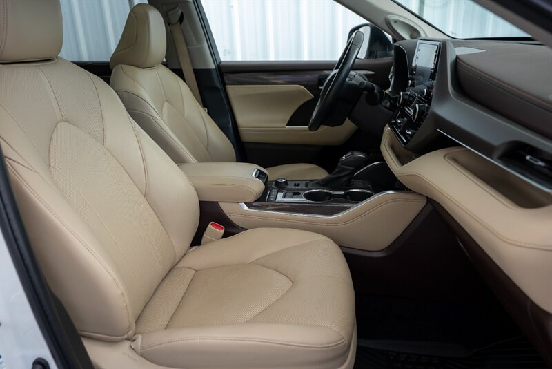 2022 Toyota Highlander Limited   - Photo 41 - Sarasota, FL 34243