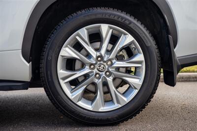 2022 Toyota Highlander Limited   - Photo 19 - Sarasota, FL 34243