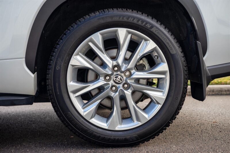 2022 Toyota Highlander Limited   - Photo 19 - Sarasota, FL 34243