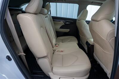 2022 Toyota Highlander Limited   - Photo 38 - Sarasota, FL 34243