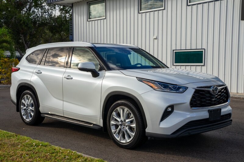 2022 Toyota Highlander Limited   - Photo 3 - Sarasota, FL 34243