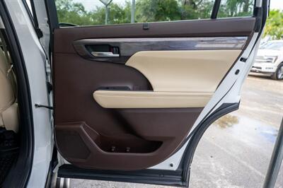 2022 Toyota Highlander Limited   - Photo 39 - Sarasota, FL 34243