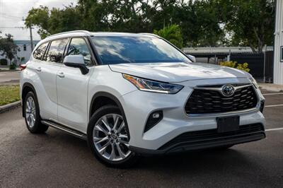 2022 Toyota Highlander Limited   - Photo 1 - Sarasota, FL 34243