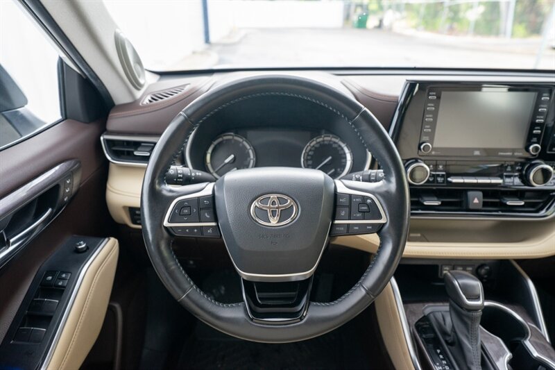 2022 Toyota Highlander Limited   - Photo 28 - Sarasota, FL 34243