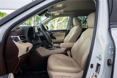 2022 Toyota Highlander Limited   - Photo 23 - Sarasota, FL 34243