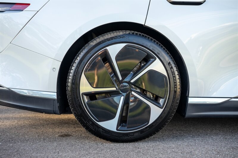 2023 Lucid Air Touring Touring   - Photo 23 - Sarasota, FL 34243