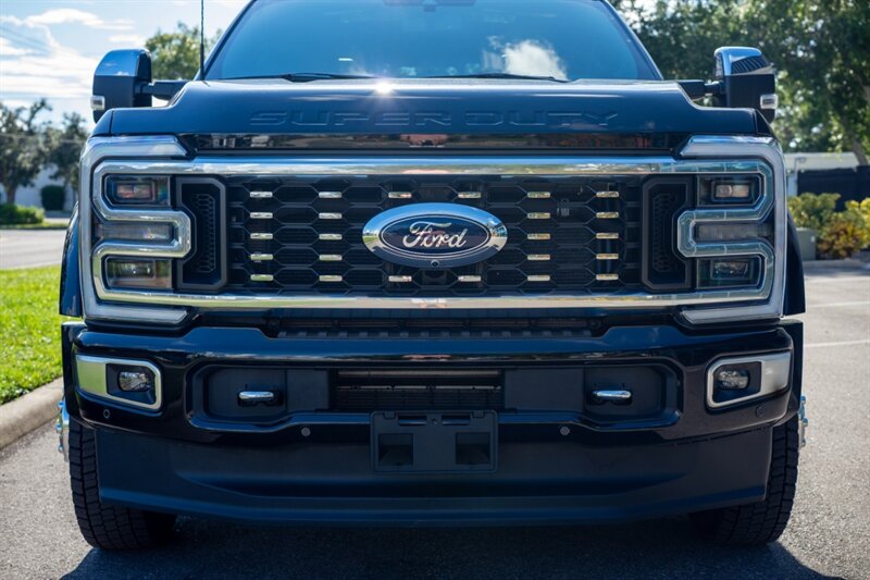 2025 Ford F-450 Super Duty Platinum Plus - Photo 14 - Sarasota, FL 34243