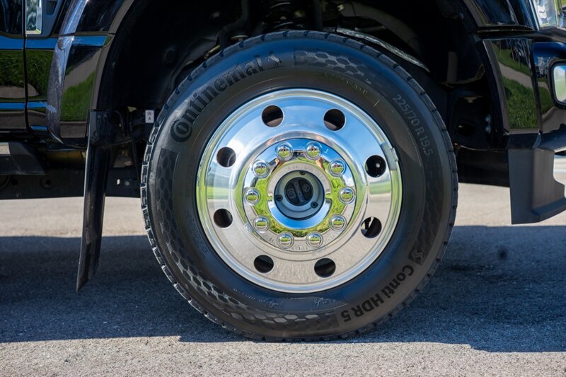 2025 Ford F-450 Super Duty Platinum Plus - Photo 19 - Sarasota, FL 34243