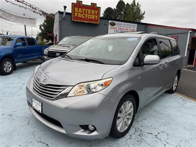 2017 Toyota Sienna XLE 7-Passenger AWD  GREAT SERVICE CLEAN TITLE RUST FREE Van