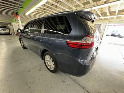 2017 Toyota Sienna Limited premium AWD  ONE OWNER - Photo 3 - Portland, OR 97267