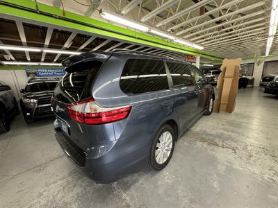 2017 Toyota Sienna Limited premium AWD  ONE OWNER - Photo 7 - Portland, OR 97267