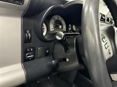 2013 Toyota FJ Cruiser TRD ONE OWNER MINT CONDITION  rawl control , rear locker,center pods - Photo 18 - Portland, OR 97267