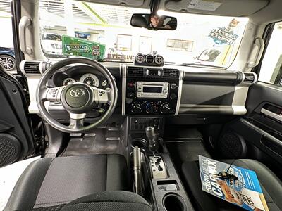 2013 Toyota FJ Cruiser TRD ONE OWNER MINT CONDITION  rawl control , rear locker,center pods - Photo 12 - Portland, OR 97267