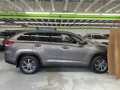 2018 Toyota Highlander XLE LOW MILE ONE OWNER AWD  GREAT SHAPE - Photo 5 - Portland, OR 97267