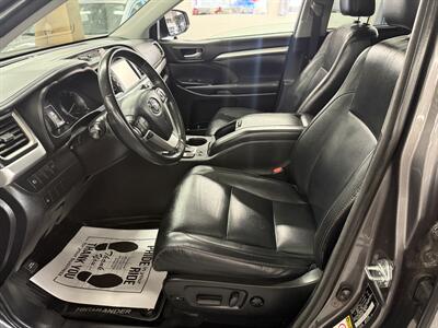 2018 Toyota Highlander XLE LOW MILE ONE OWNER AWD  GREAT SHAPE - Photo 9 - Portland, OR 97267