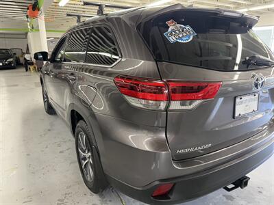 2018 Toyota Highlander XLE LOW MILE ONE OWNER AWD  GREAT SHAPE - Photo 4 - Portland, OR 97267