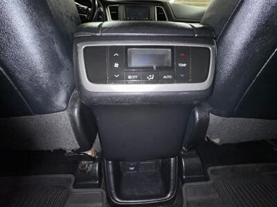 2018 Toyota Highlander SE AWD  CLEAN TITlE  BENCH SEATS - Photo 23 - Portland, OR 97267