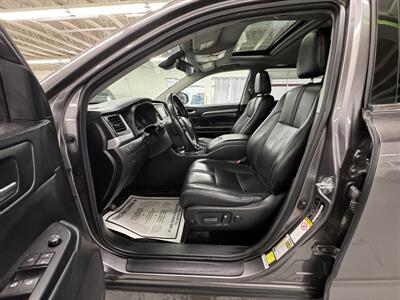 2018 Toyota Highlander SE AWD  CLEAN TITlE  BENCH SEATS - Photo 10 - Portland, OR 97267