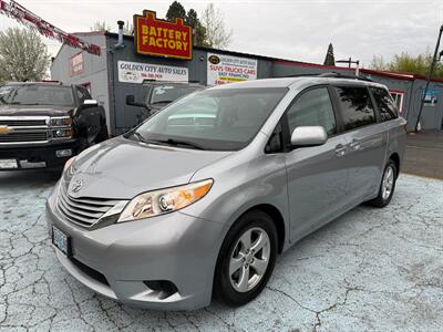 2016 Toyota Sienna LE 8-Passenger  EASY FINANCING EXCELLENT CONDITION Van