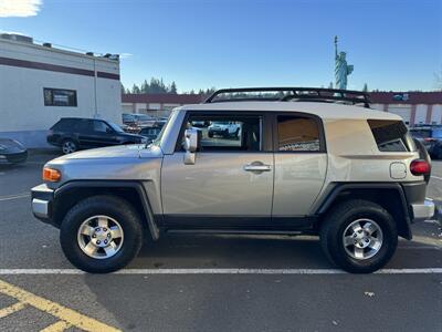 2010 Toyota FJ Cruiser   - Photo 7 - Portland, OR 97267