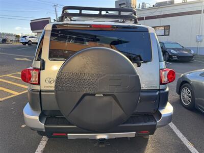 2010 Toyota FJ Cruiser   - Photo 5 - Portland, OR 97267