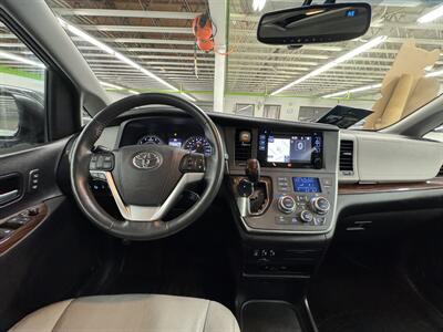 2016 Toyota Sienna LIMITED PREMIUM 7-Passengers  ONE OWNER AWD - Photo 15 - Portland, OR 97267