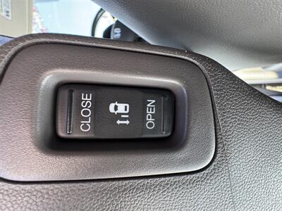 2017 Honda Odyssey EX-L LOW MILES/ VERY CLEAN/ LEATHER SEATS  2 OWNERS/ GREAT SERVICE RECORDS - Photo 15 - Portland, OR 97267