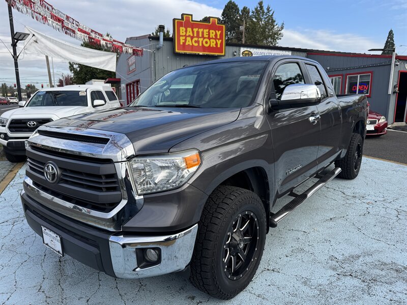 2014 Toyota Tundra SR5  EASY FINANCING RUST FREE
