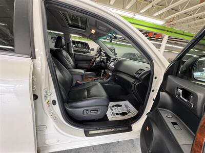 2012 Toyota Highlander Limited AWD 2 OWNERS  GREAT SHAPE 7PASSAGER - Photo 16 - Portland, OR 97267