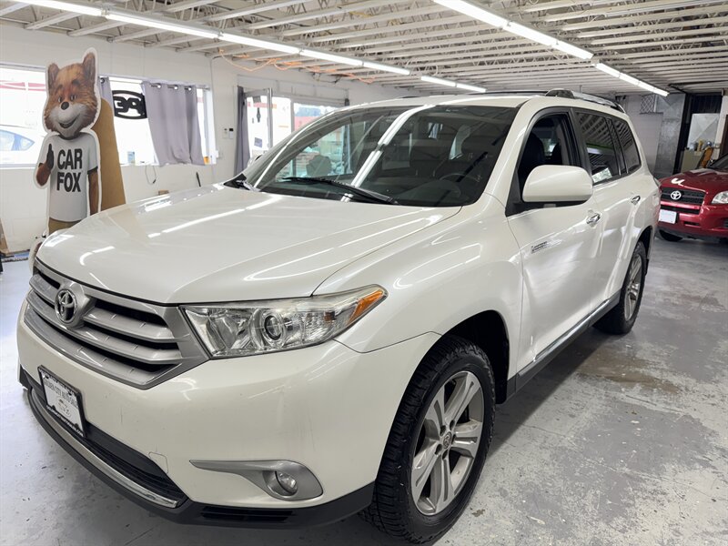2012 Toyota Highlander Limited AWD 2 OWNERS GREAT SHAPE 7PASSAGER - Photo 1 - Portland, OR 97267