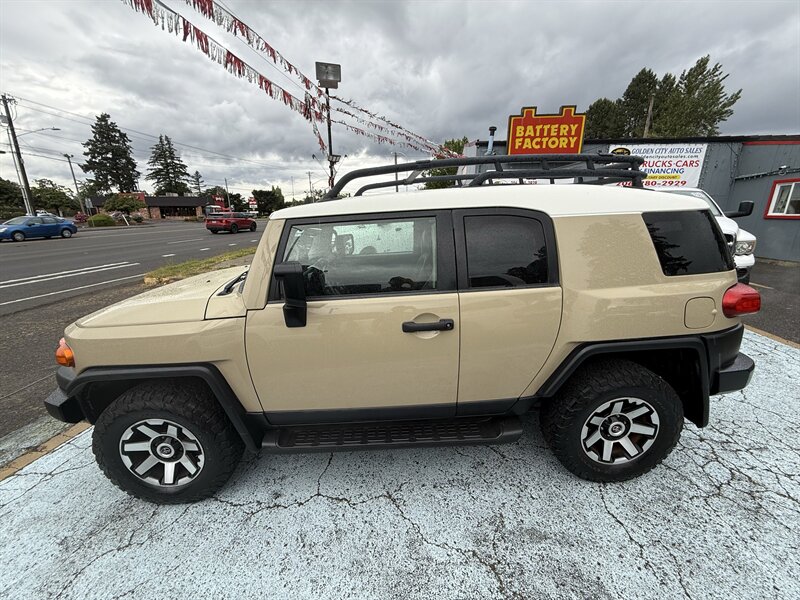 2011 Toyota FJ Cruiser 4x4's photo