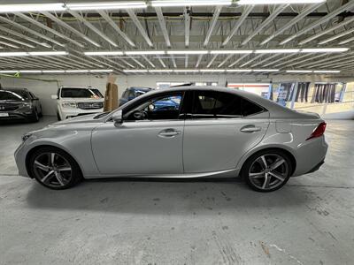 2017 Lexus IS 300 AWD CLEAN TITLE  LOW MILEAGE 53K - Photo 4 - Portland, OR 97267