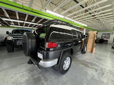 2007 Toyota FJ Cruiser TRD OFF-ROAD 6 SPEED MANUAL  Factory Rear Differential Lock. - Photo 2 - Portland, OR 97267