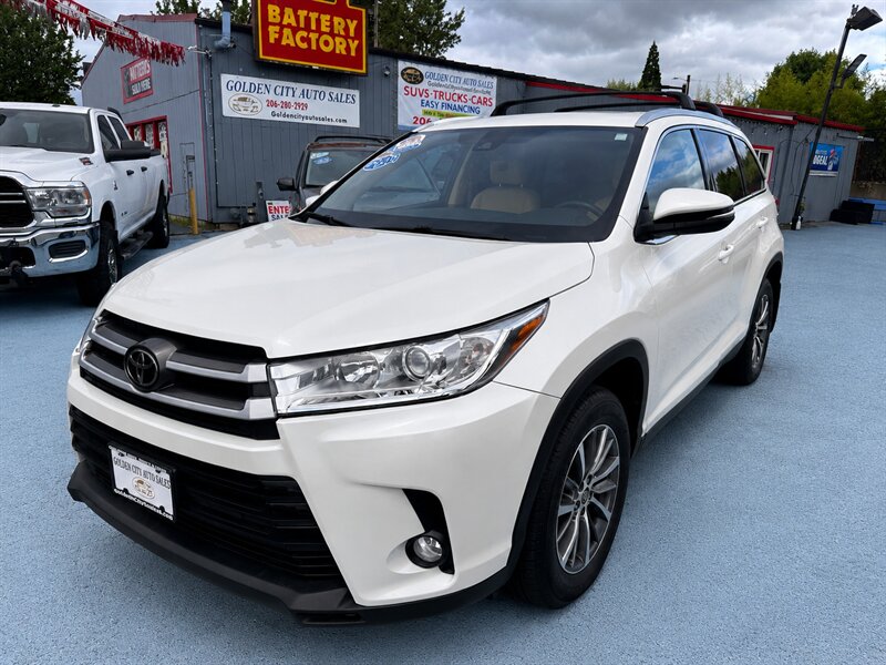 White (Blizzard Pearl) 2019 Toyota Highlander SUV / Crossover All-Wheel Drive Automatic