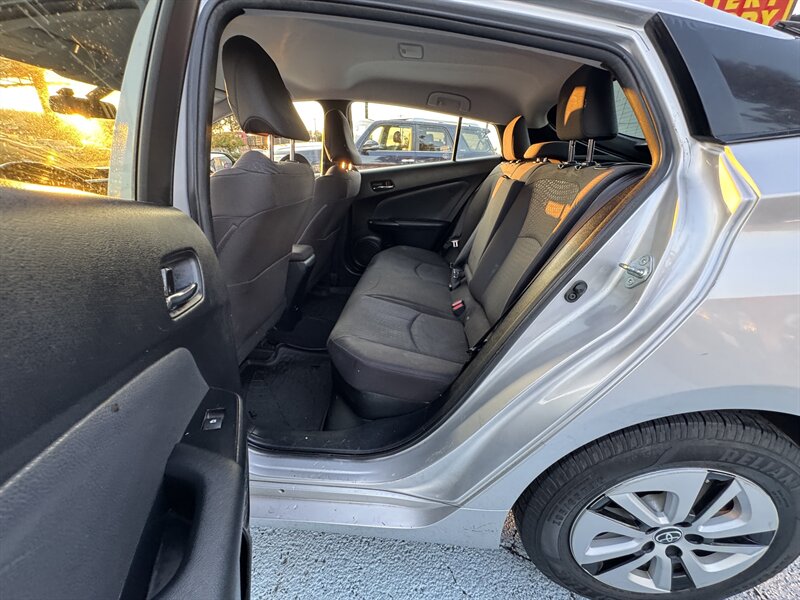 2016 Toyota Prius Three  LOW MILES 54K  GAS SAVER CLEAN TITLE - Photo 15 - Portland, OR 97267