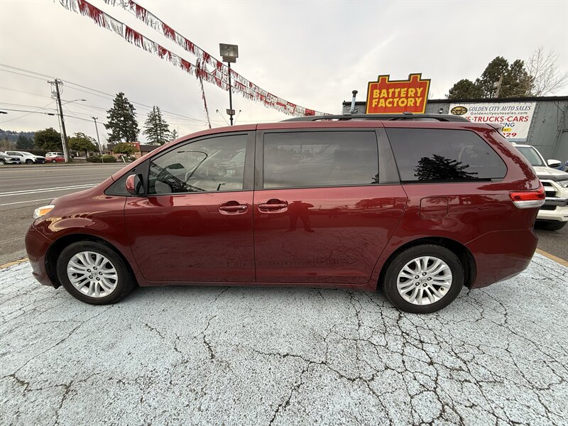 2014 Toyota Sienna XLE