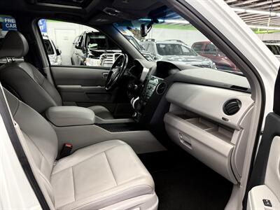 2009 Honda Pilot Touring w/Navi AWD  ONE OWNER LOW MILEAGE - Photo 12 - Portland, OR 97267