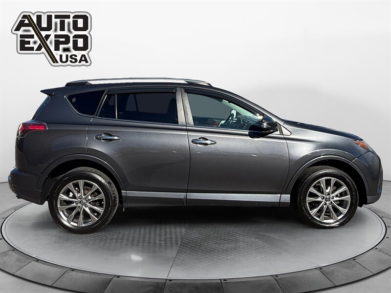 2017 Toyota RAV4 Platinum   - Photo 6 - Cleveland, OH 44111