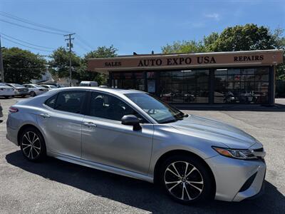 2018 Toyota Camry SE Sedan