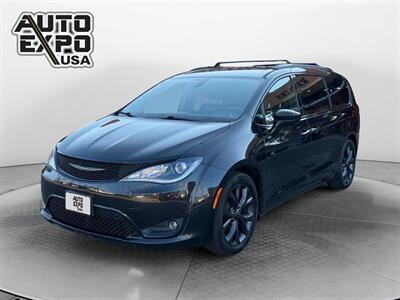 2018 Chrysler Pacifica Touring L Van