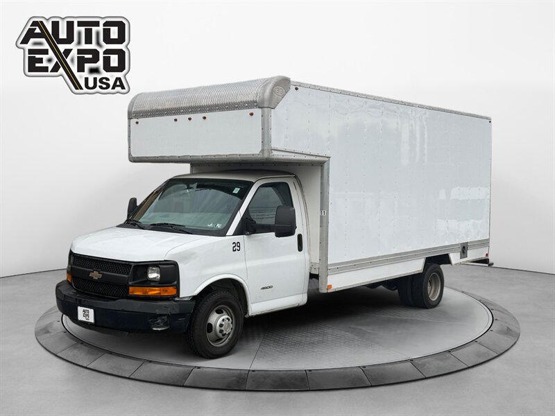 2014 Chevrolet Express 4500 box truck  