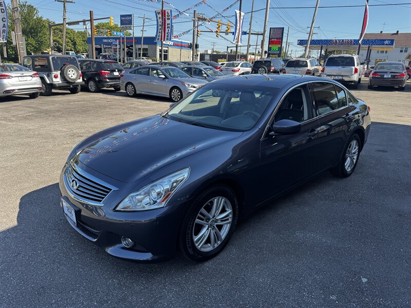 2012 INFINITI G37 x  