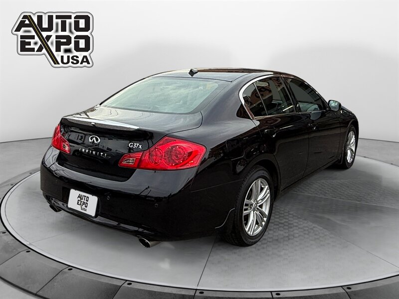 2013 INFINITI G37 X   - Photo 5 - Cleveland, OH 44111