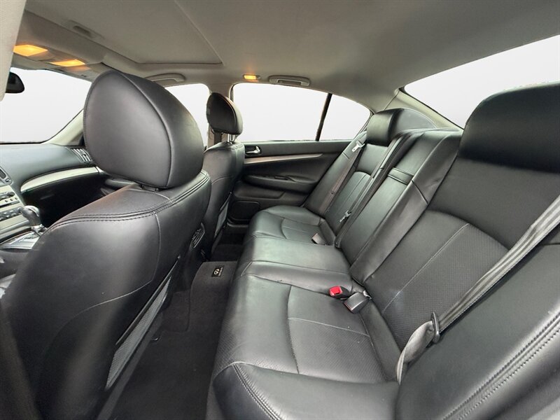 2013 INFINITI G37 X   - Photo 15 - Cleveland, OH 44111